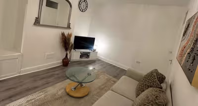 Bright & Comfortable 2-Bed Home 5 mins from Newcastle City Centre - Free Parking