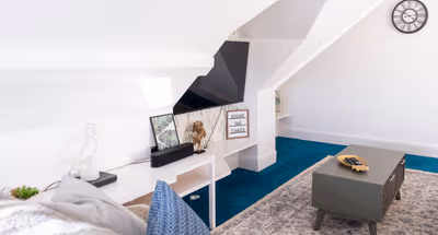 Boho Flat, Sleeps 8, Near Beach