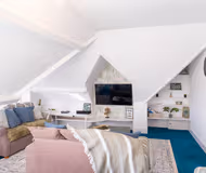 Boho Flat, Sleeps 8, Near Beach