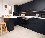 Bournemouth beach apartment-Sleeps6/ Private Garden