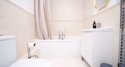 Stylish Flat 5 mins from Beach! Sleeps 6- Free Gym