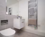 Stylish Maisonette, 5 Min Walk to Beach