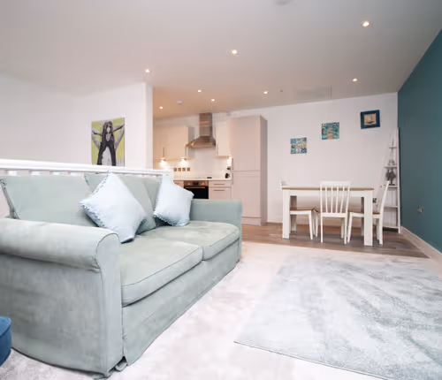 Stylish Maisonette, 5 Min Walk to Beach