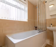 Alice Street Retreat - 1BR Sleeps 4 Street Parking