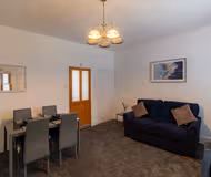 Alice Street Retreat - 1BR Sleeps 4 Street Parking