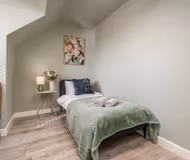 Stunning 4BR Home | Woodford Green | Driveway