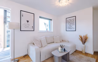 Stylish MCR 1BR Apt | Etihad | Coop Live | Parking