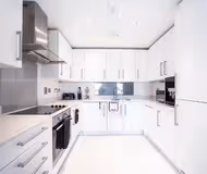 Ovitzia - Top Floor | Balcony Amazing London View