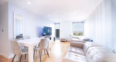 Ovitzia - Top Floor | Balcony Amazing London View