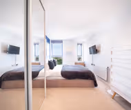 Ovitzia - Top Floor | Balcony Amazing London View