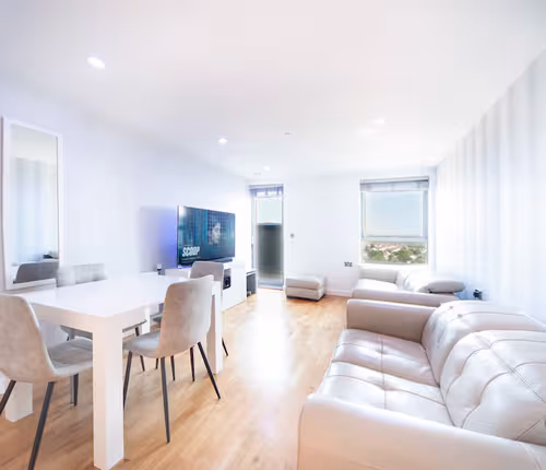 Ovitzia - Top Floor | Balcony Amazing London View