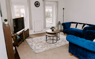 Hardwick Haven – Modern 3BR Townhouse Retreat with Free Parking