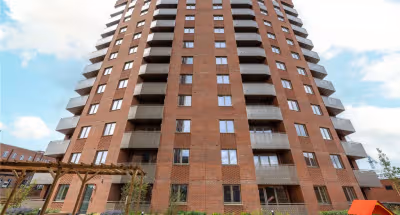 Modern 2 Bed Nr Heathrow | Parking