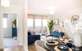 Modern 2 Bed Nr Heathrow | Parking