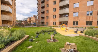 Modern 2 Bed Nr Heathrow | Parking