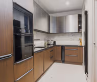 Mobility Lease: Square du Roule Serviced Apartment