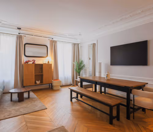 Mobility Lease: Square du Roule Serviced Apartment
