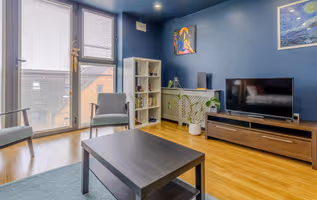Central & Bright Home | City Centre | Free Parking