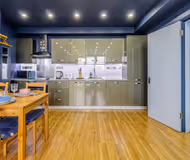 Central & Bright Home | City Centre | Free Parking