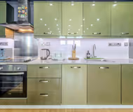 Central & Bright Home | City Centre | Free Parking