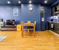 Central & Bright Home | City Centre | Free Parking