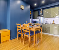 Central & Bright Home | City Centre | Free Parking