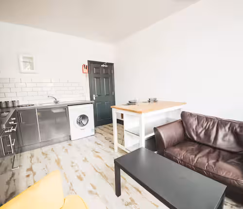 Stranmillis Road Apt 3 5BR