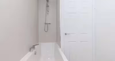 Nunney Close Flat10 5BR