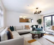 Nunney Close Flat10 5BR
