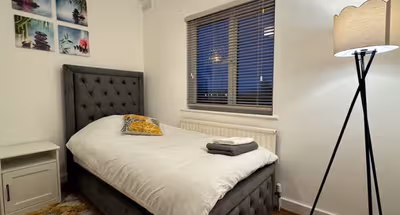 Mill Hill, spacious 4-Bed Flat near train station