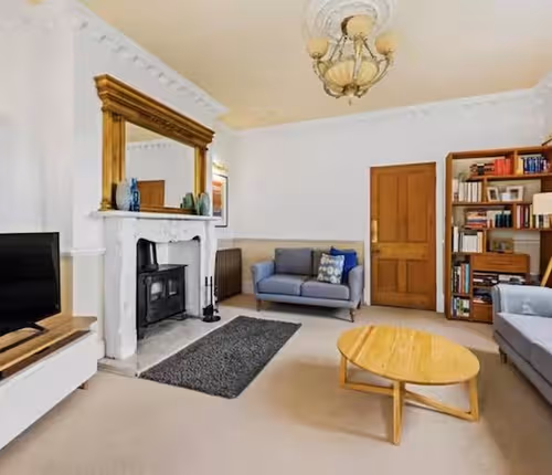Lower Lodge Retreat Country House with Parkland Views