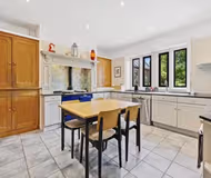 Lower Lodge Retreat Country House with Parkland Views