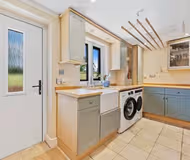 Lower Lodge Retreat Country House with Parkland Views