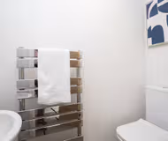 Nunney Close Flat12 5BR