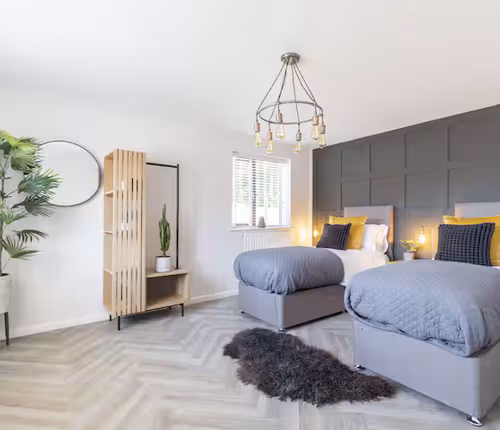 Nunney Close Flat12 5BR