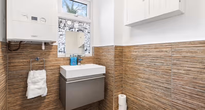 Central Horsham 5BR Home | Parking | Pets Allowed