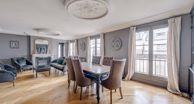 The Feel of Exclusive Luxury in an Exceptional Setting of Marais District