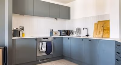 The Nine Elms Lane Arms