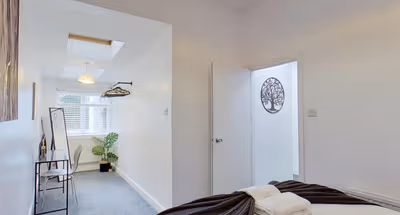 Charming 2-Bedroom Apartment with Netflix & Wi-Fi