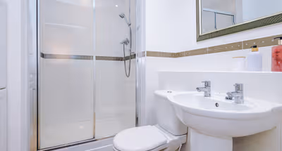 Bathroom - 2 bed apartment