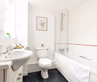 62 Jellicoe Ave