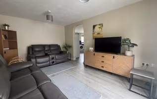 Spacious 5 Beds | 3 Bed House | Leeds-Bradford