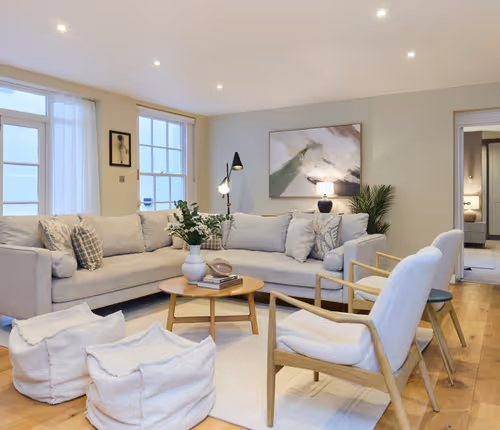 Three-Bedroom Hyde Park Apartment