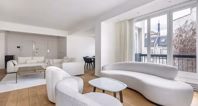 Penthouse on Avenue Montaigne with Terrace & Eiffel Tower View