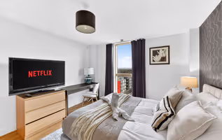 Garnet Apartment at The Vizion (Milton Keynes)