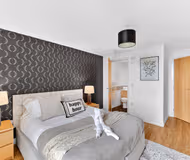 Garnet Apartment at The Vizion (Milton Keynes)