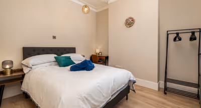 4BR Family Home with 2 Baths in Leyton London