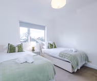 Bright 3BR Home Sleeps 6 - 4 mins from Bentley