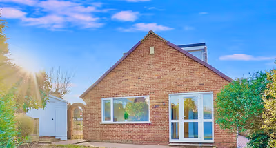 Howard Drive 5 Bed Stylish Bungalow with Parking And Garden, Maidstone