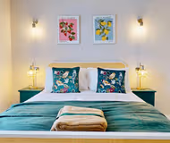 Erskine Park Beautifully Restored 3 bed Semi Detached Victorian House With Garden